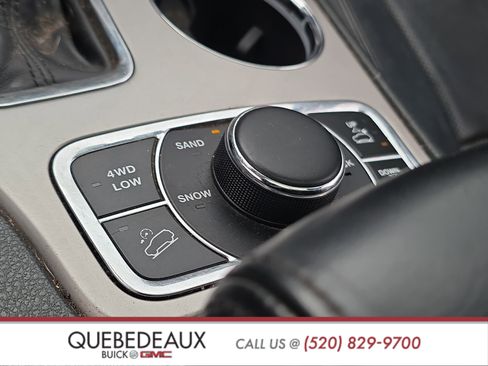 Used 2018 Jeep Grand Cherokee Overland image 17