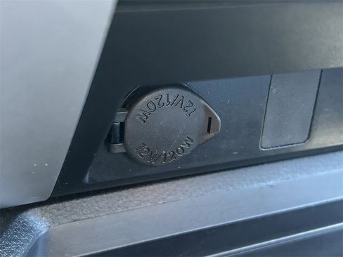 Used 2018 Toyota Tundra SR5 image 31