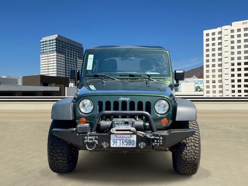 Used 2012 Jeep Wrangler Unlimited Rubicon w/ Connectivity Group AWD/4WD image 2