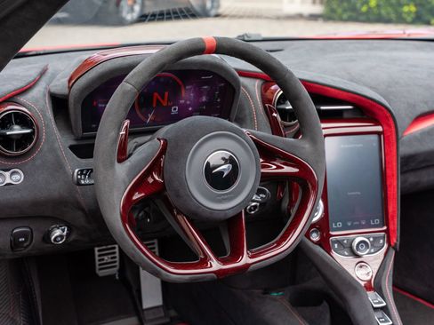 Used 2022 McLaren 765LT RWD image 8
