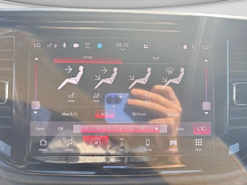 Used 2025 Dodge Durango GT AWD/4WD image 17