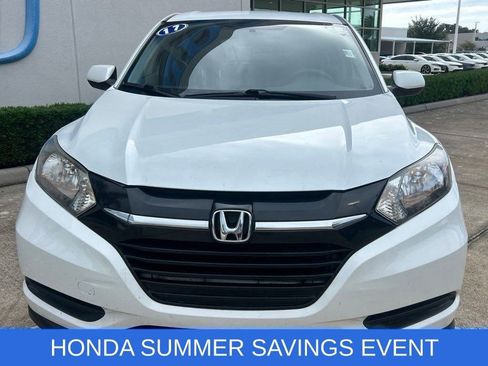 Used 2017 Honda HR-V LX image 2
