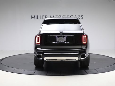 New 2026 Rolls-Royce Cullinan image 9