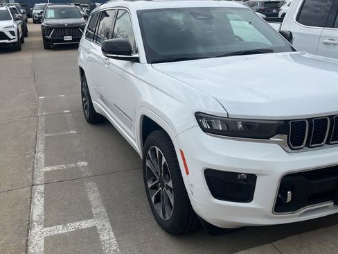 Used 2021 Jeep Grand Cherokee L Overland w/ Luxury Tech Group IV image 4