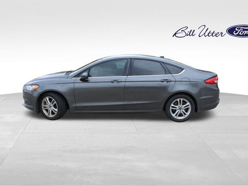 Used 2018 Ford Fusion SE w/ Fusion SE Technology Package image 8