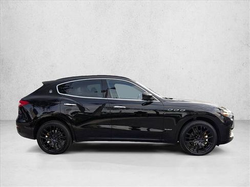 Used 2018 Maserati Levante GranSport image 7