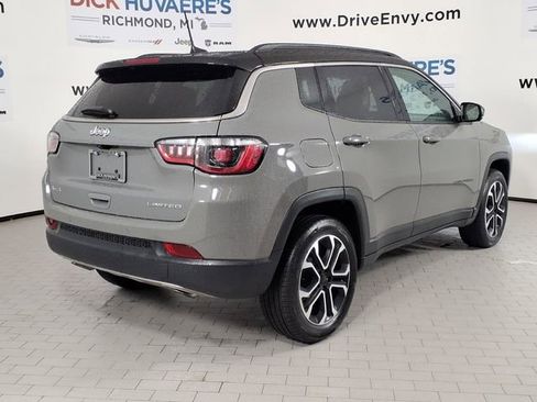 Used 2023 Jeep Compass Limited image 4