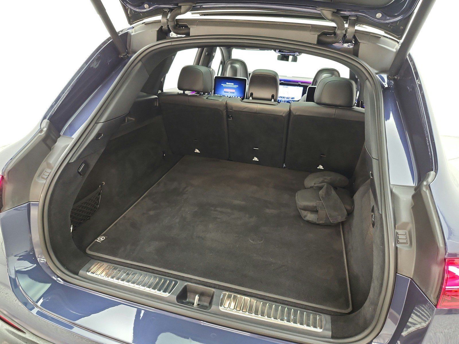 Used 2023 Mercedes-Benz EQS 580 4MATIC SUV image 21