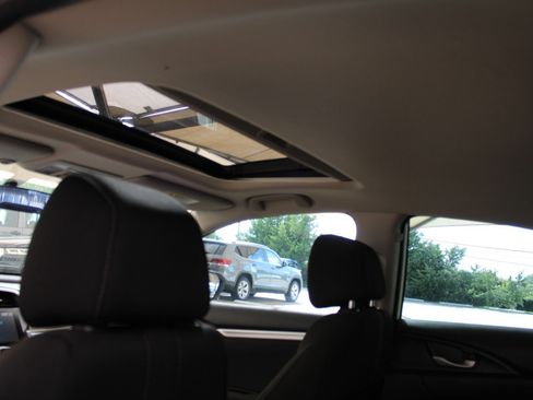 Used 2017 Honda Civic EX-T image 12