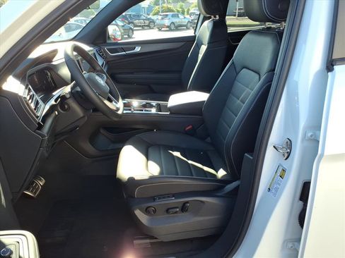 New 2026 Volkswagen Atlas Cross Sport SEL R-Line image 10