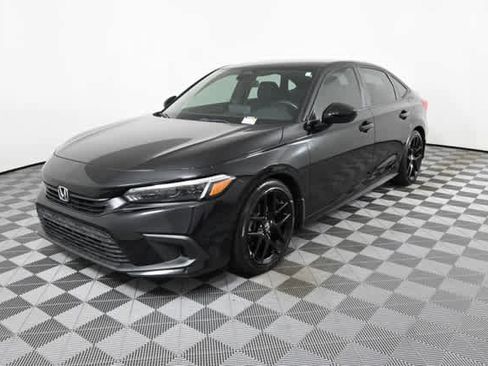 Used 2022 Honda Civic Sport image 2