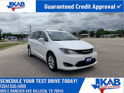 Used 2020 Chrysler Pacifica Touring-L w/ Tire & Wheel Group