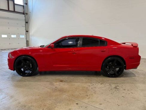 Used 2014 Dodge Charger R/T w/ Blacktop Package RWD image 12