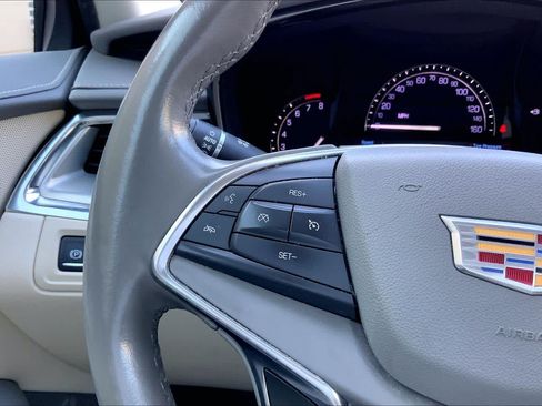 Used 2019 Cadillac XT5 Premium Luxury FWD image 24