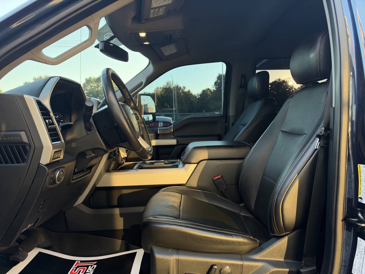 Used 2019 Ford F350 Lariat w/ Lariat Value Package AWD/4WD image 18