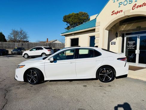 Used 2020 Toyota Camry XSE image 25