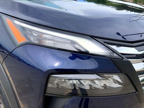 Used 2025 Nissan Rogue SV FWD image 27