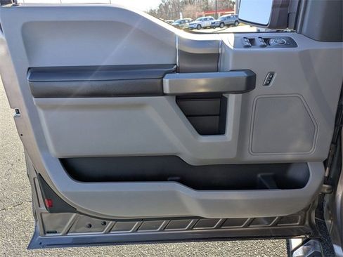 Used 2018 Ford F150 XLT w/ Equipment Group 302A Luxury image 12