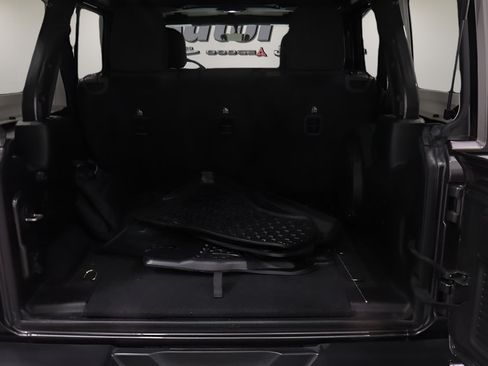 Certified 2018 Jeep Wrangler Unlimited Sahara AWD/4WD image 16