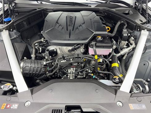 Used 2025 Genesis G70 2.5T image 73