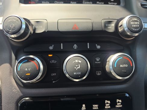 Used 2020 RAM 1500 Big Horn AWD/4WD image 30