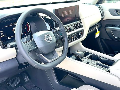New 2026 Nissan Pathfinder SL FWD image 9