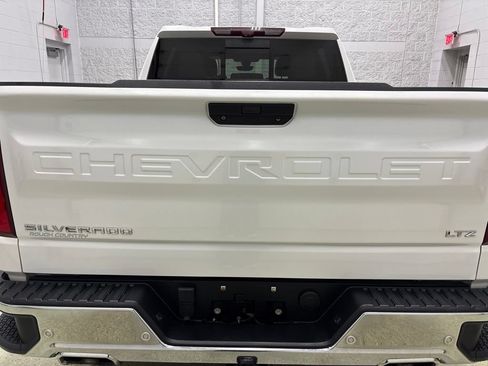 Used 2020 Chevrolet Silverado 1500 LTZ w/ LTZ Premium Package AWD/4WD image 5