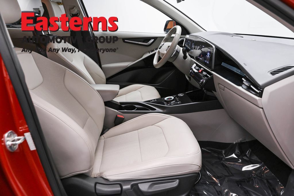 Used 2023 Kia Niro Wind w/ Wind Preserve Package FWD image 23