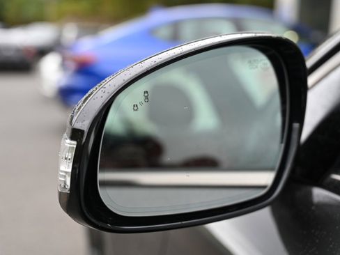 Used 2023 Genesis G70 2.0T w/ Sport Prestige Package image 17