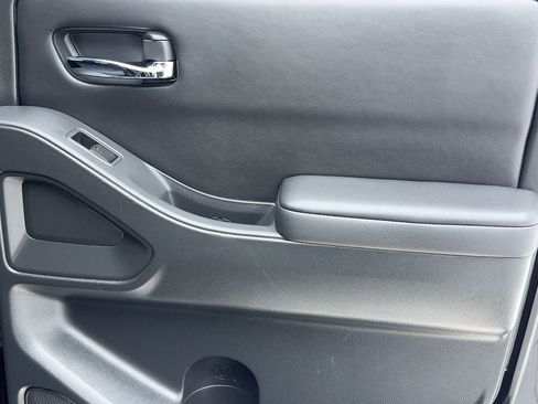 Used 2023 Nissan Frontier SV w/ SV Convenience Package image 51