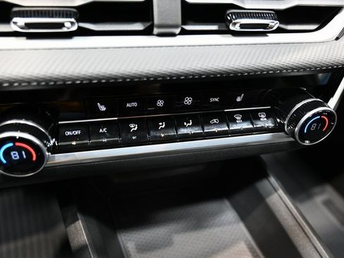 New 2026 Chevrolet Equinox LT image 17