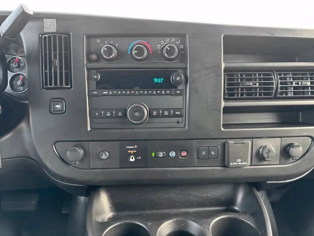 Used 2020 GMC Savana 3500 Extended w/ Driver Convenience Package RWD image 22