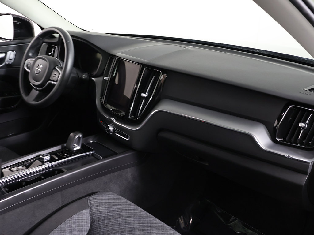 Used 2022 Volvo XC60 B5 Momentum AWD/4WD image 29
