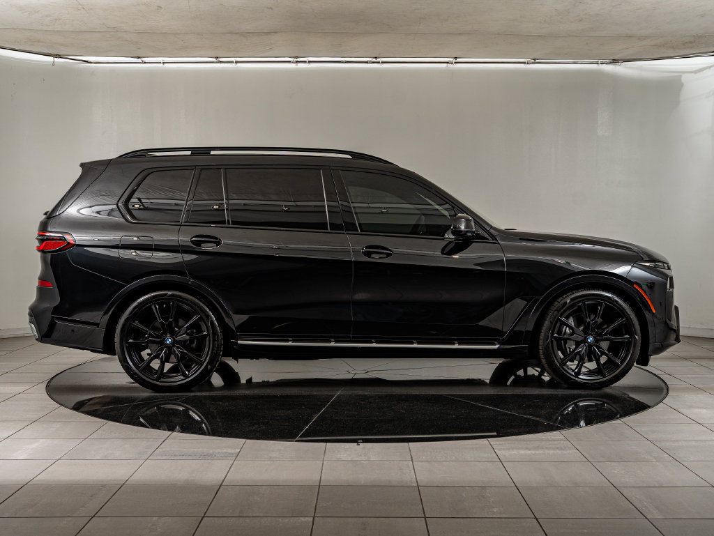 Used 2025 BMW X7 xDrive40i w/ M Sport Package AWD/4WD image 4