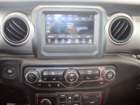 Used 2021 Jeep Gladiator Sport AWD/4WD image 22