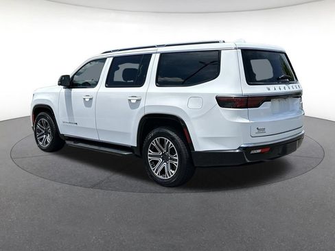 Used 2023 Jeep Wagoneer 4WD w/ Premium Group I image 3
