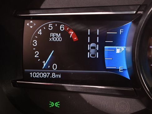 Used 2018 Ford Explorer XLT w/ Equipment Group 202A AWD/4WD image 28