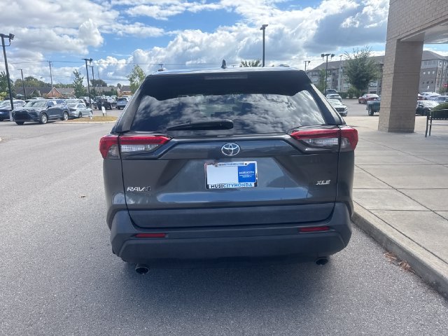 Used 2021 Toyota RAV4 XLE FWD image 4
