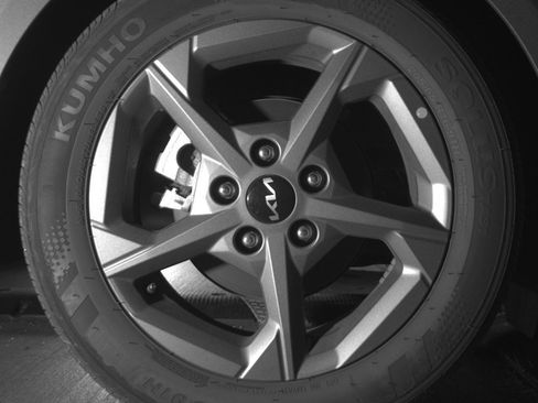 Used 2025 Kia K4 LXS image 15