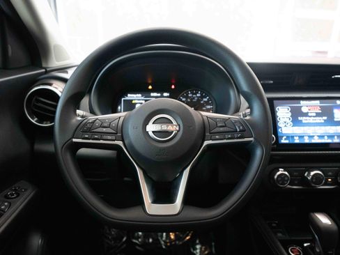 Used 2024 Nissan Kicks SV image 19