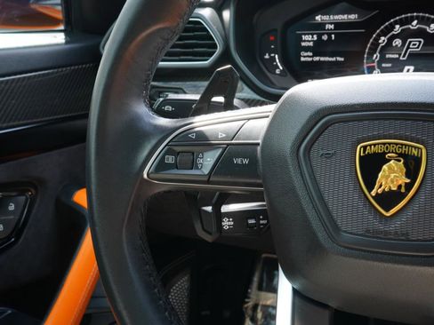 Used 2022 Lamborghini Urus image 28
