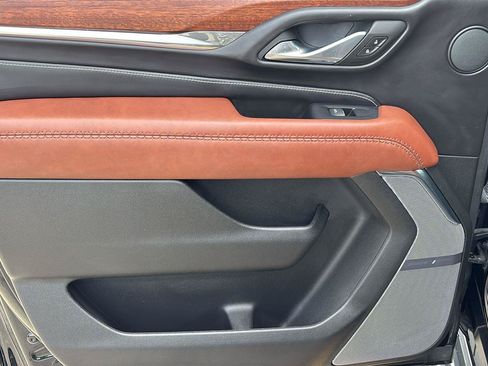 Certified 2023 GMC Yukon XL Denali Ultimate w/ LPO, Floor Liner Package AWD/4WD image 19