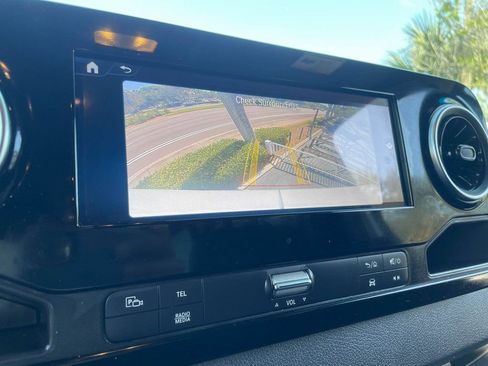 Used 2025 Mercedes-Benz Sprinter 2500 image 18