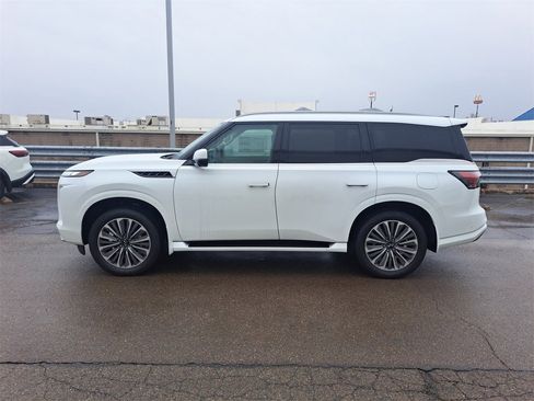 New 2026 INFINITI QX80 Luxe w/ Exterior Package image 2