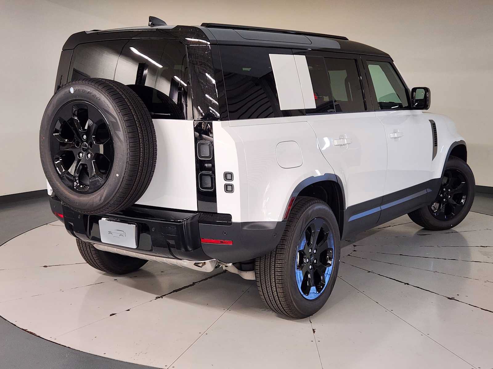 New 2026 Land Rover Defender 110 S AWD/4WD image 2