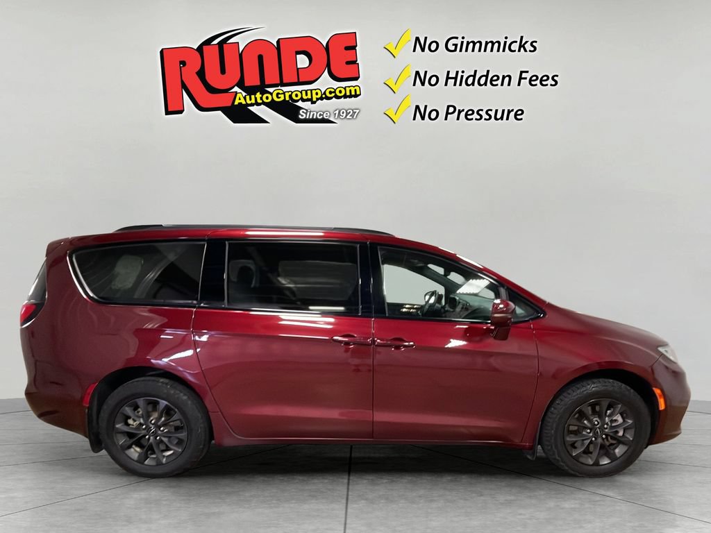 Used 2022 Chrysler Pacifica Touring-L w/ S Appearance Package AWD/4WD image 7
