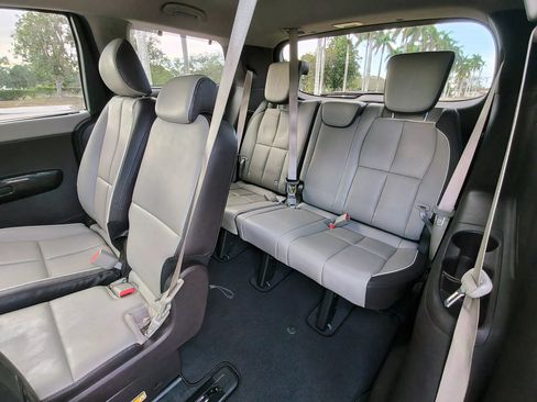 Used 2016 Kia Sedona SX Limited image 9