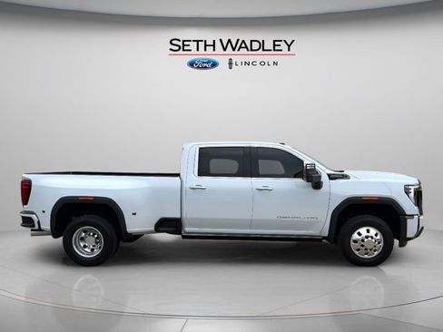 Used 2026 GMC Sierra 3500 Denali Ultimate image 9