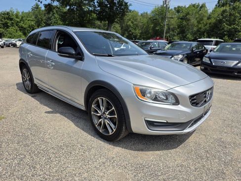 Used 2015 Volvo V60 T5 Cross Country w/ Climate Package AWD/4WD image 9