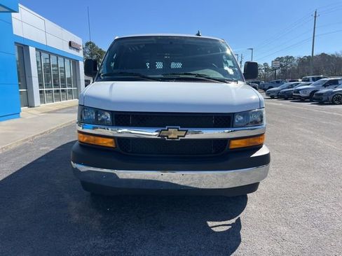 Used 2024 Chevrolet Express 2500 w/ Driver Convenience Package RWD image 3